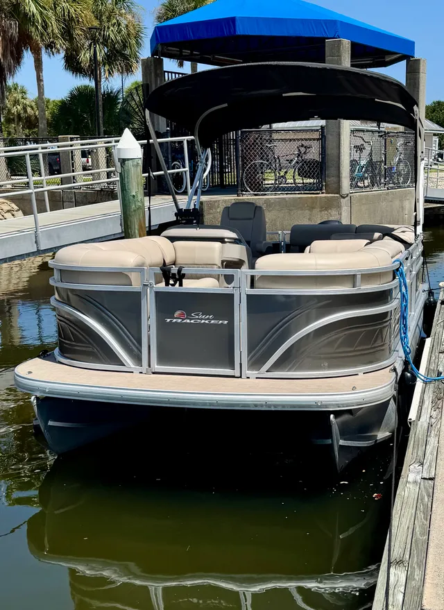 Rent a SUN TRACKER pontoon in Daytona Beach, FL near me