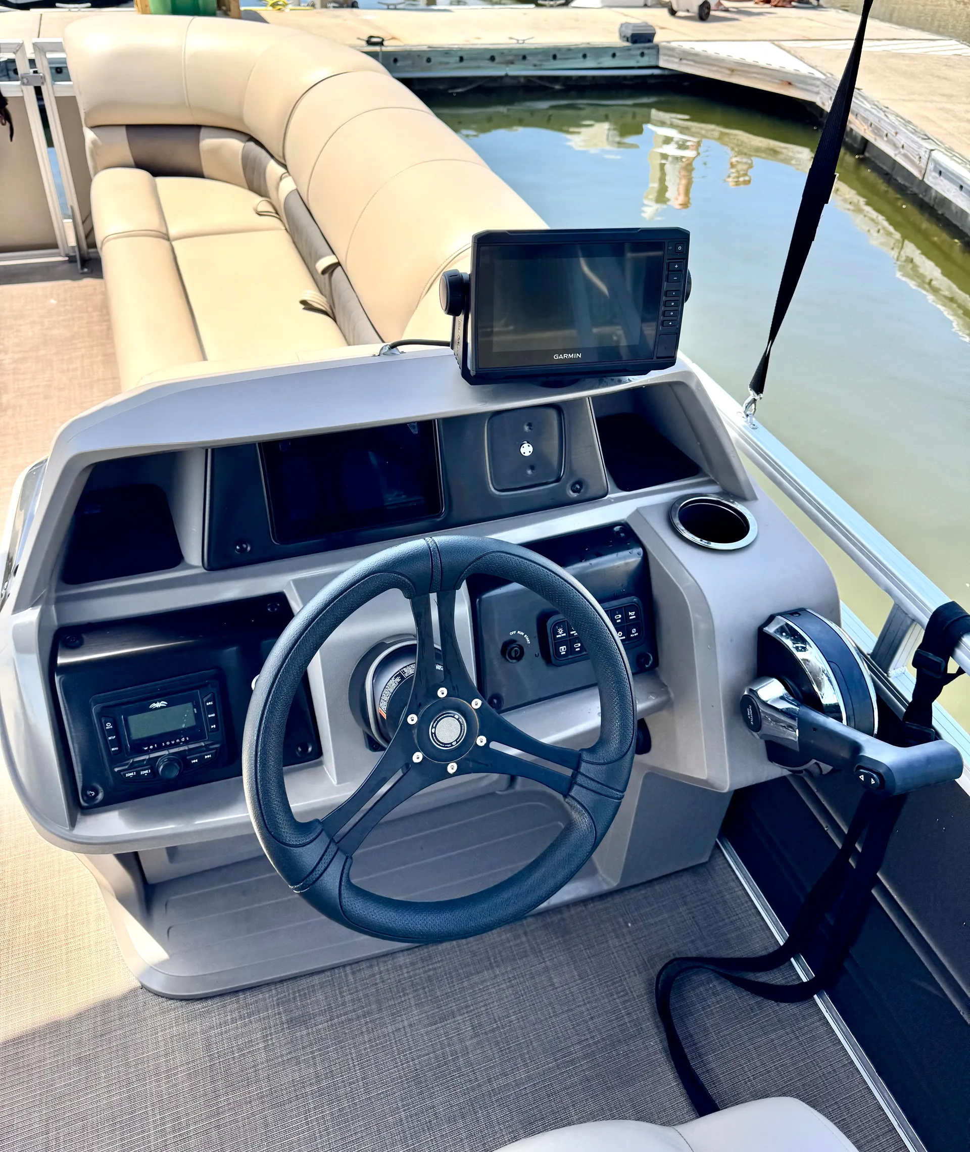 SUN TRACKER PARTY BARGE 20 DLX in Daytona Beach, FL — photo 4