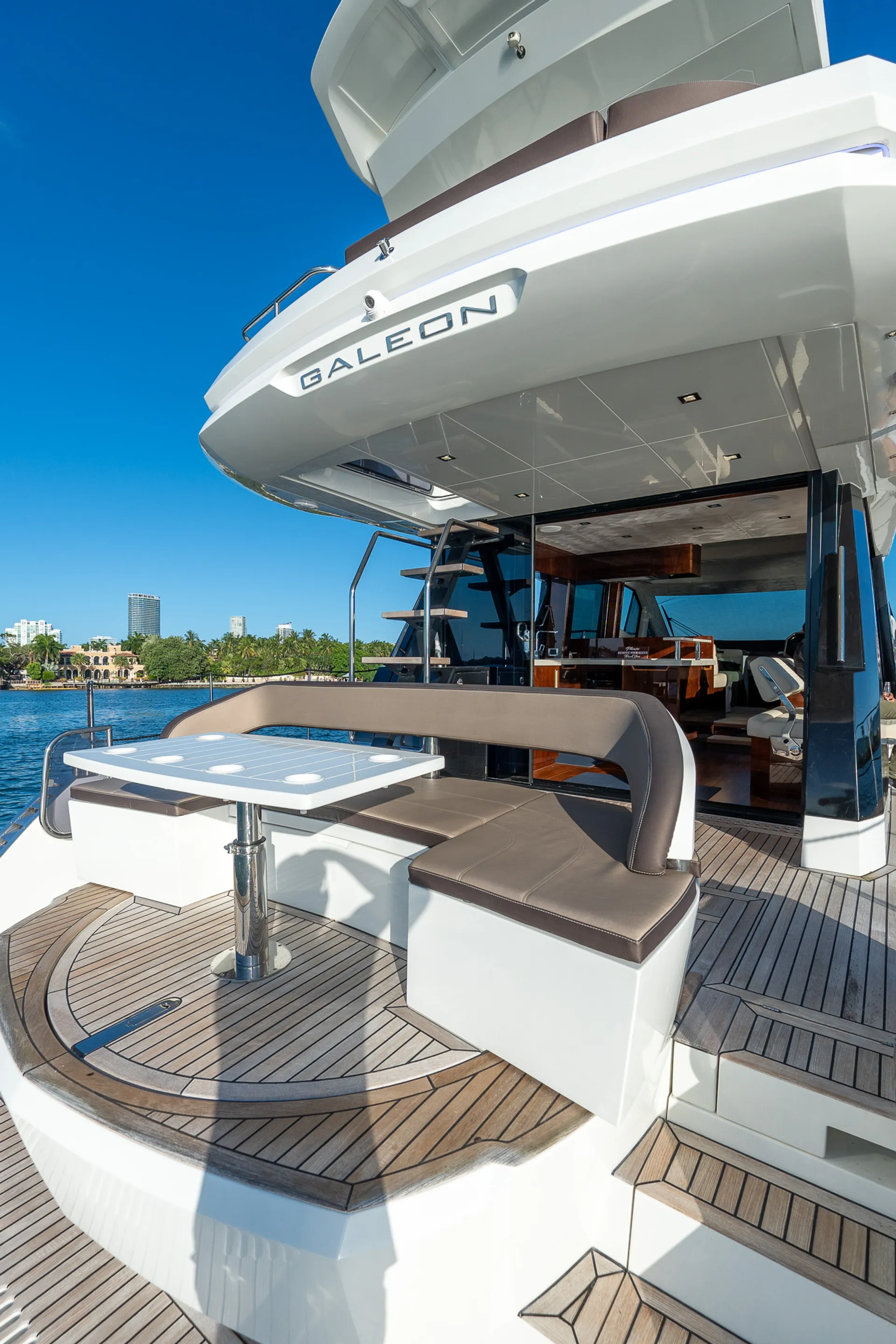 Your Own Bar in the Water!