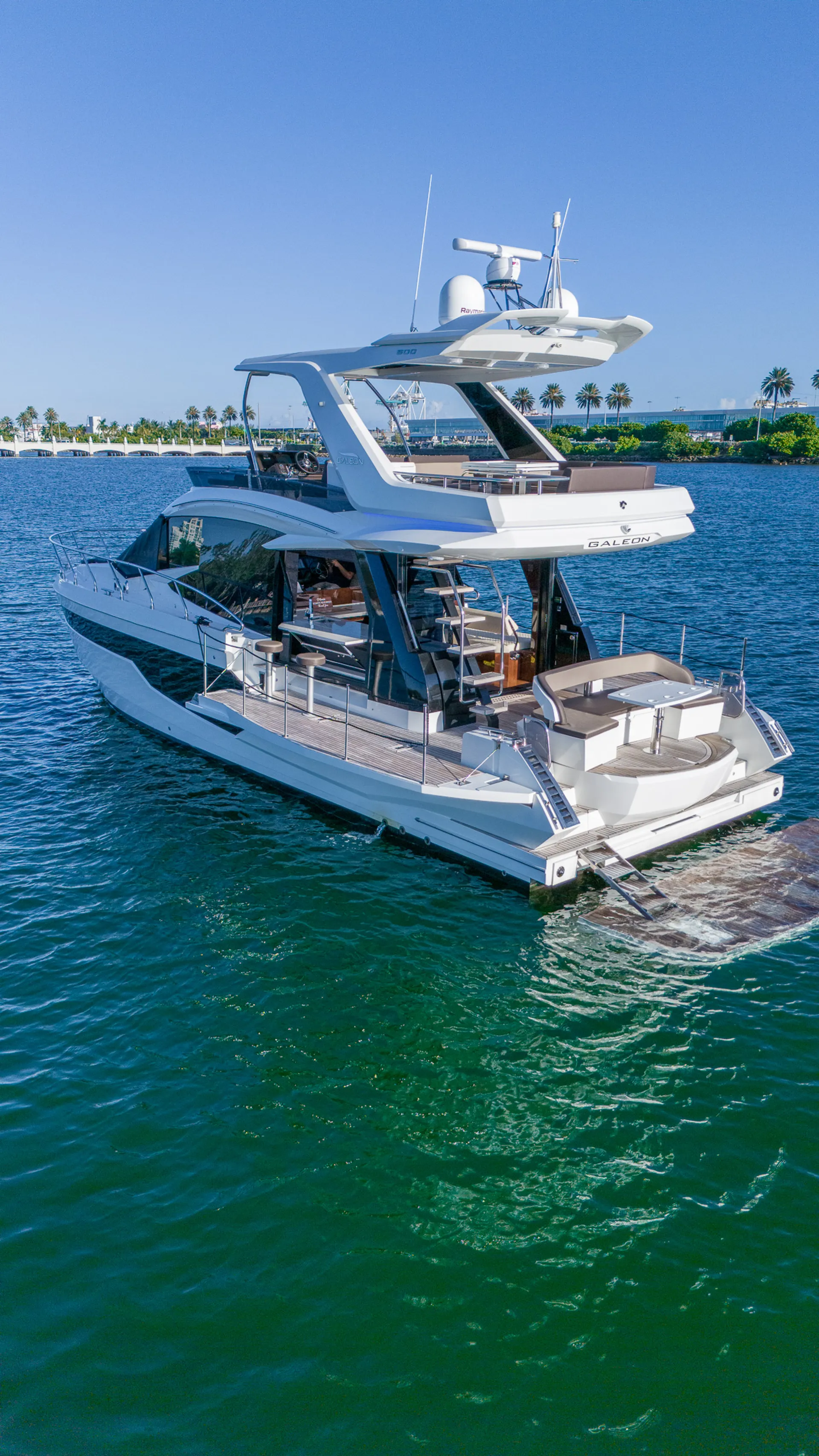 Your Own Bar in the Water!