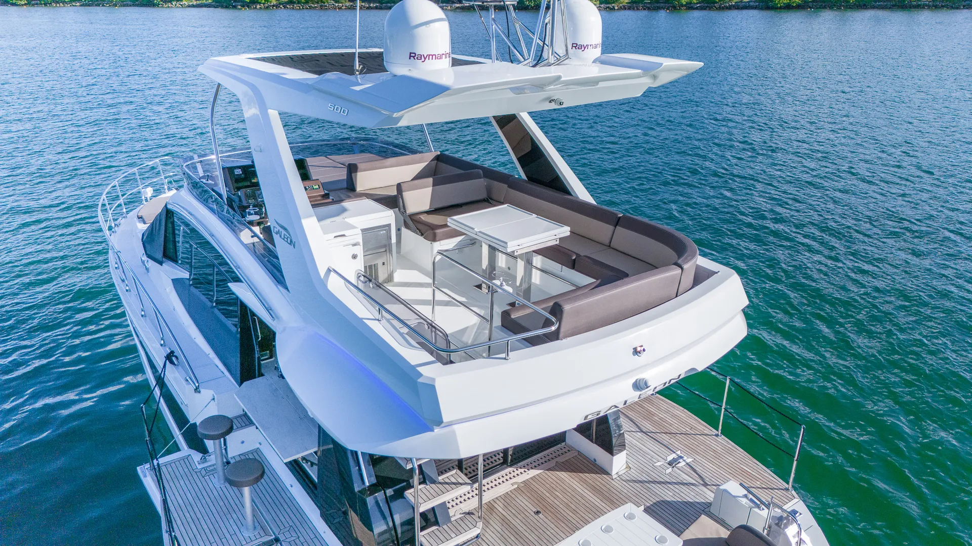 Your Own Bar in the Water!