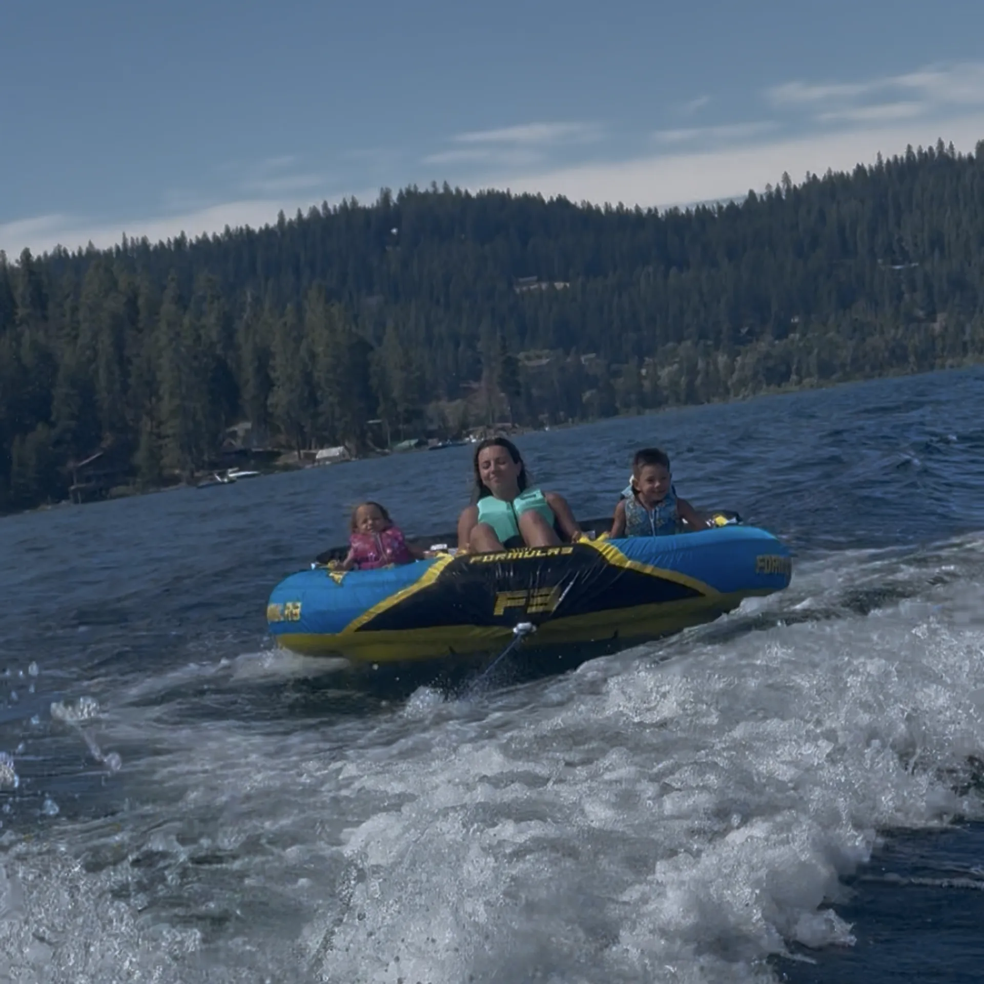 2024 Axis T235 wakesurf (16 people)