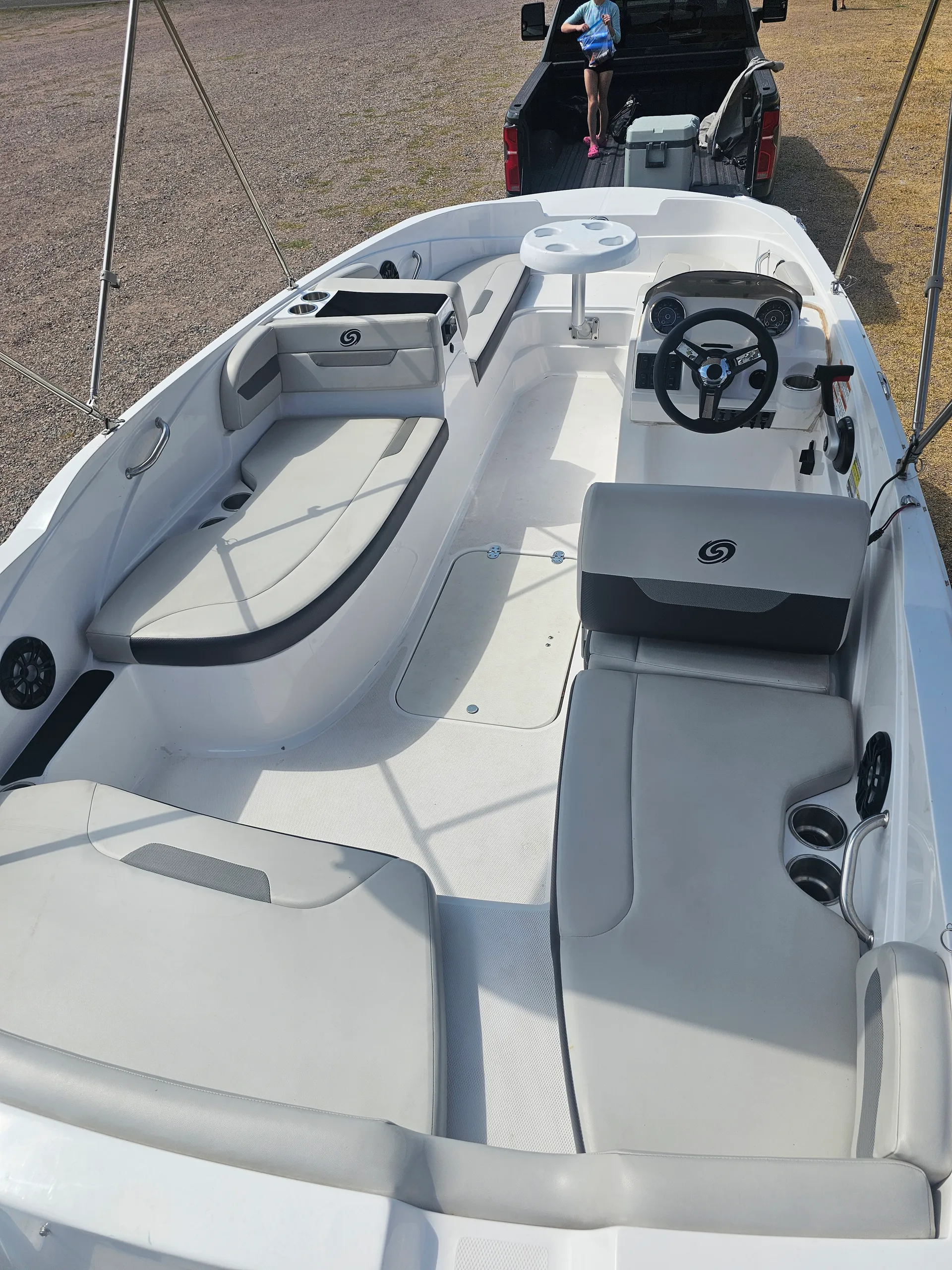 2021 Hurricane 185 OB: Fun, Spacious, & Lake-Ready. Delivery Available