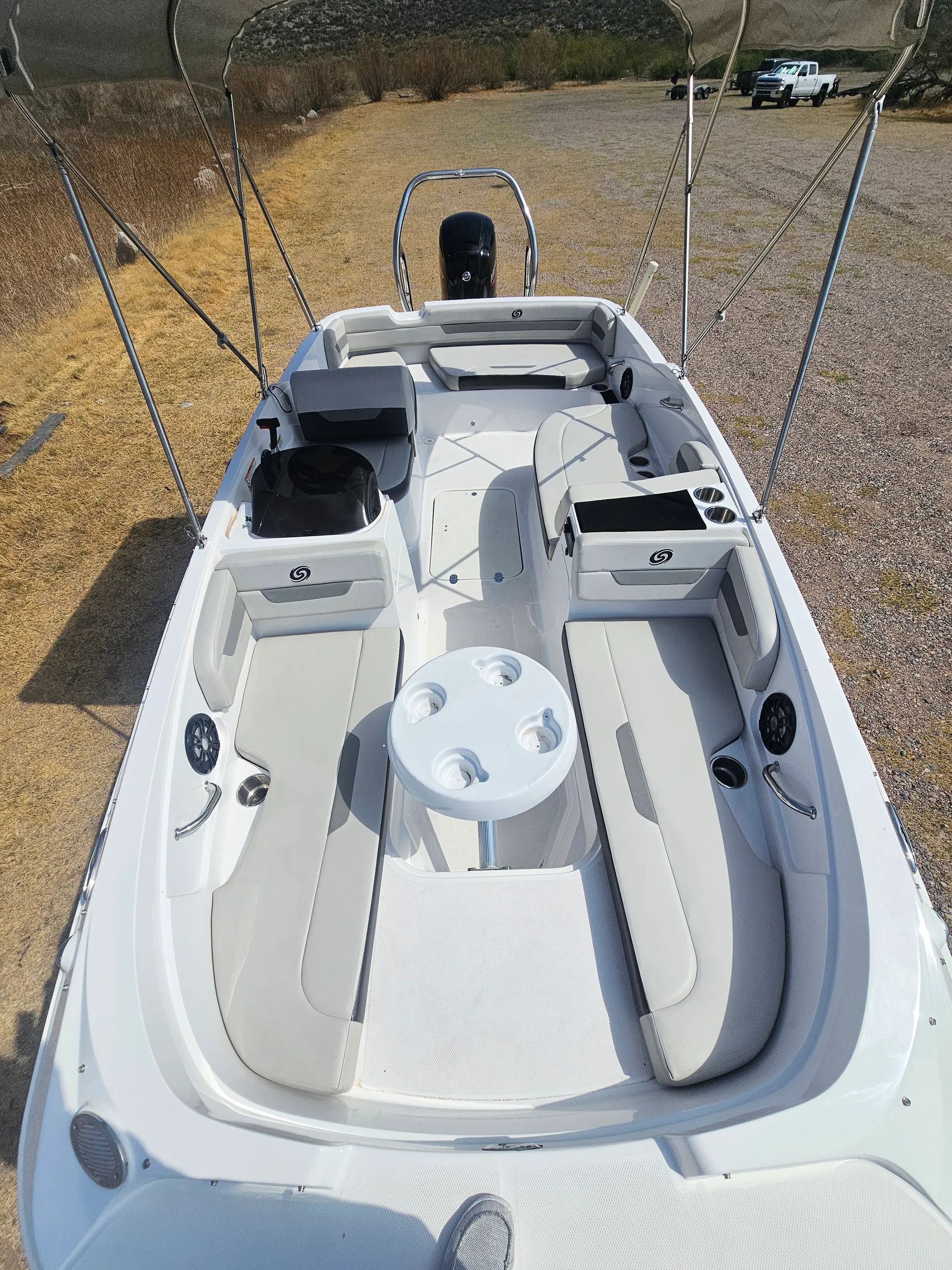 2021 Hurricane 185 OB: Fun, Spacious, & Lake-Ready. Delivery Available
