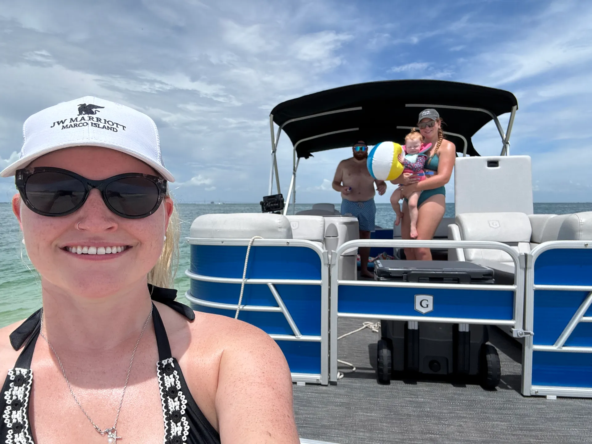 🚤 Tritoon Boat Rental – Explore Tampa Bay in Style! 🌞🌊
