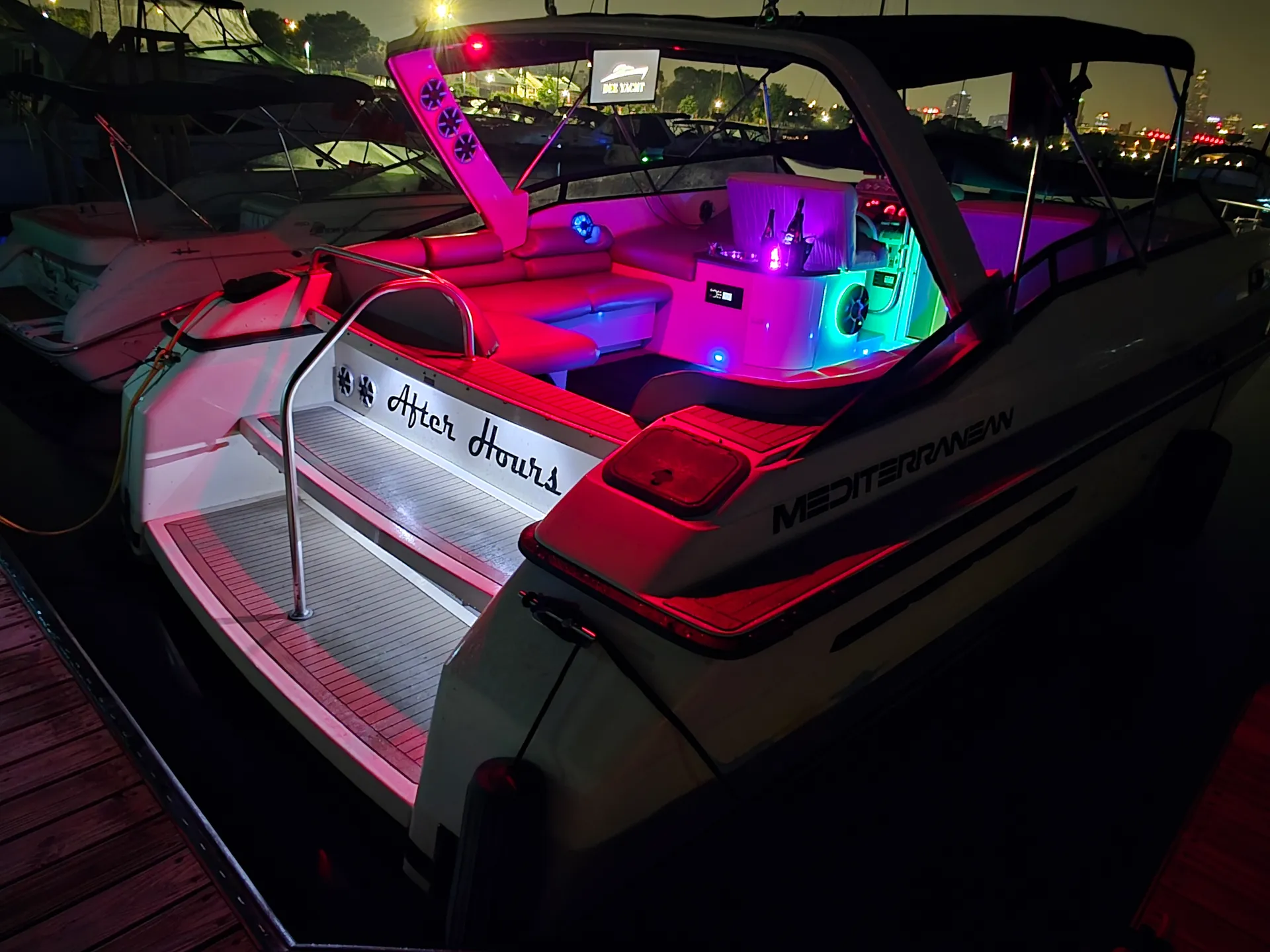 42ft Party Yacht w/ HUGE Open Seating Area! Playpen-Fireworks + More!