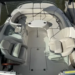 Chaparral 256 cabin family boat boat photo