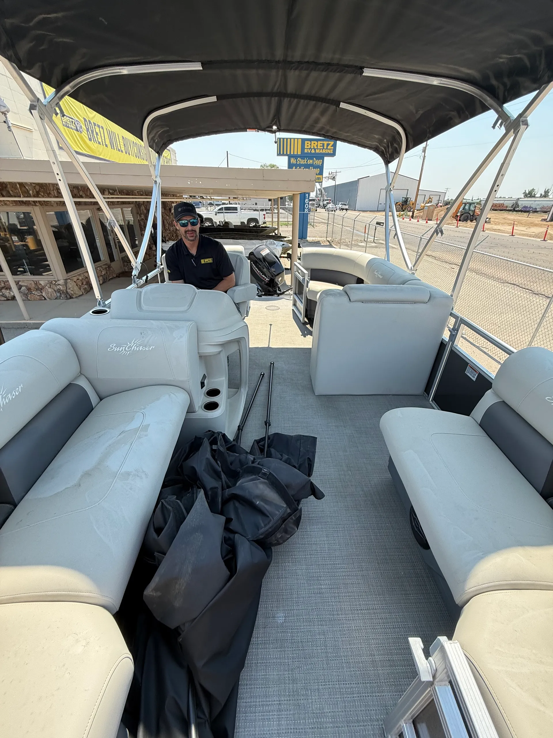 SUNCHASER VISTA 18 LR in Eugene, OR — photo 3