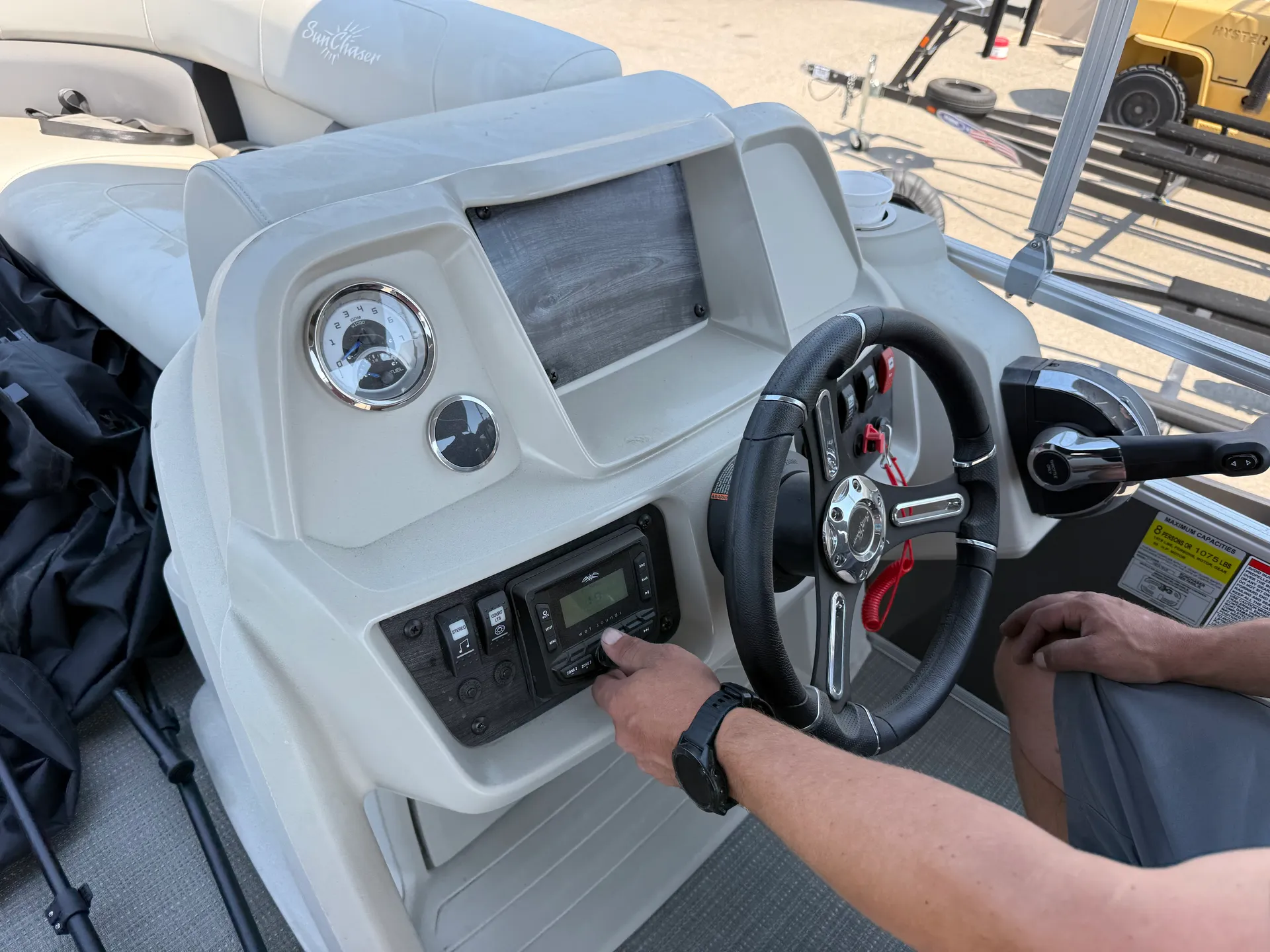 SUNCHASER VISTA 18 LR in Eugene, OR — photo 4