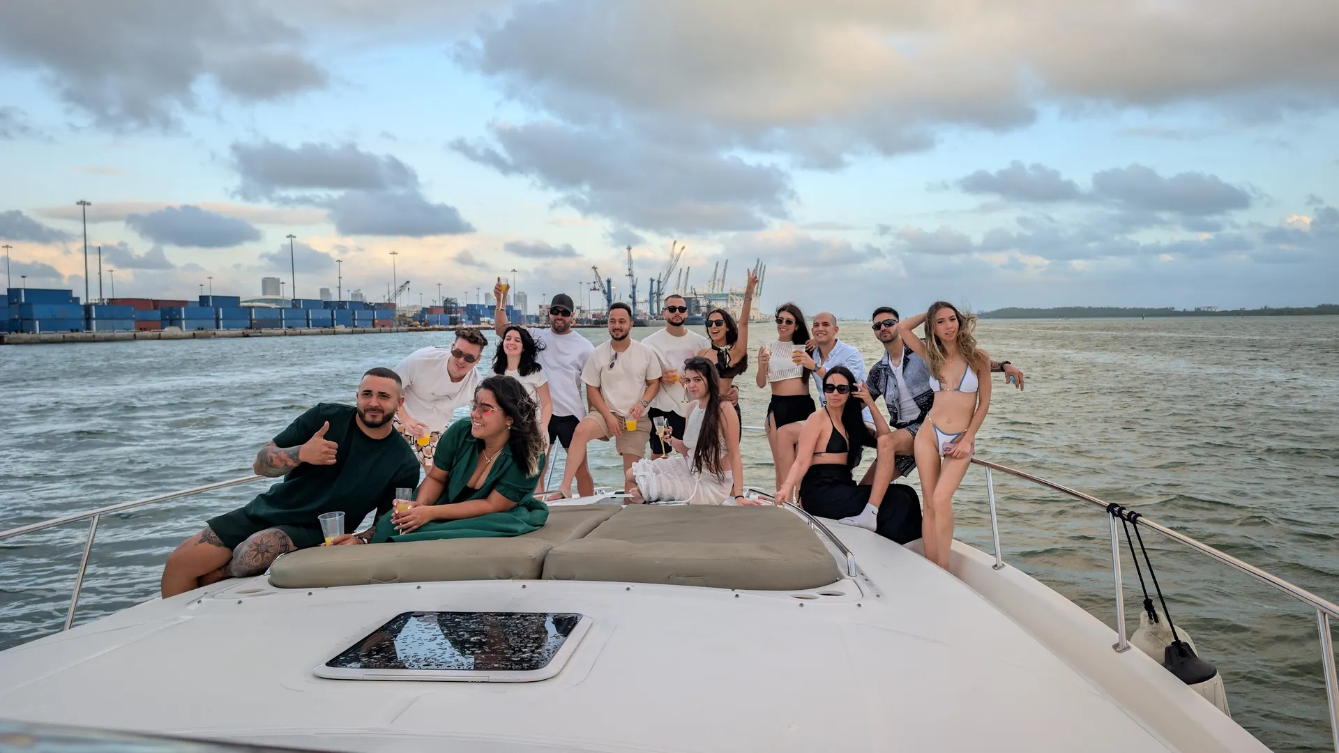 FREE HOUR | 50FT 13-PERSON  YACHT IN SOUTH BEACH