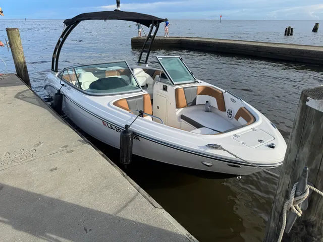 Rent a CHAPARRAL BOATS convertible in Madisonville, LA near me
