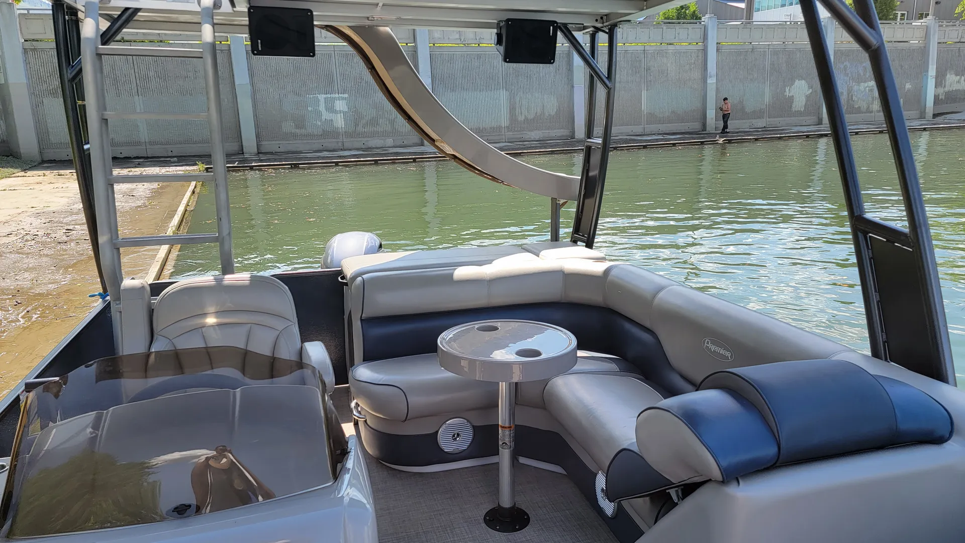 PREMIER MARINE 220 SUNSPREE in East Wenatchee, WA — photo 3