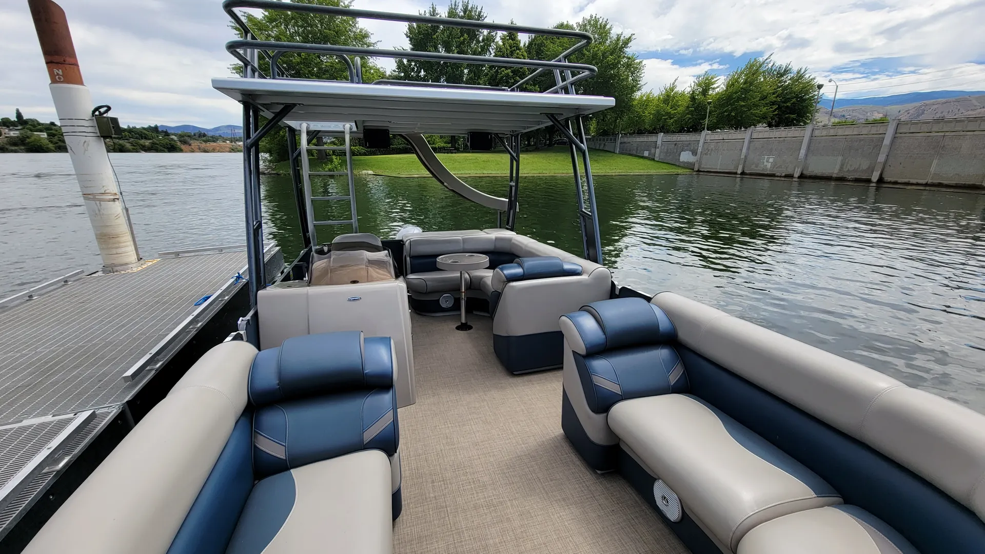 PREMIER MARINE 220 SUNSPREE in East Wenatchee, WA — photo 4