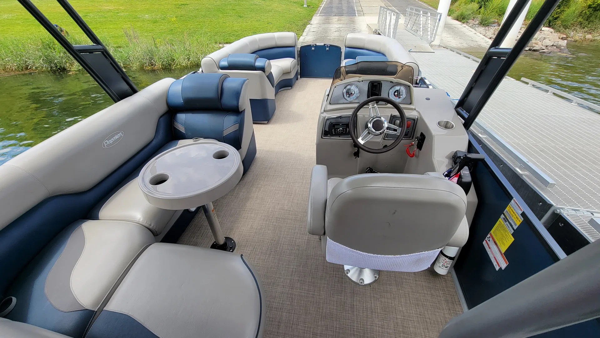 PREMIER MARINE 220 SUNSPREE in East Wenatchee, WA — photo 5