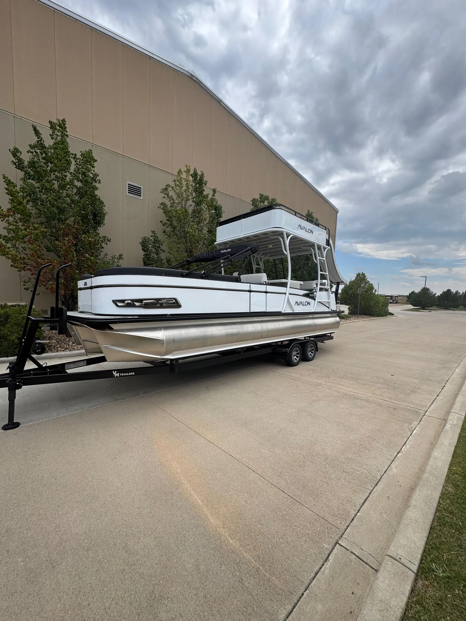 Tritoon Boat ~ 2026 Avalon Catalina Entertainer Top Deck w/ Slide
