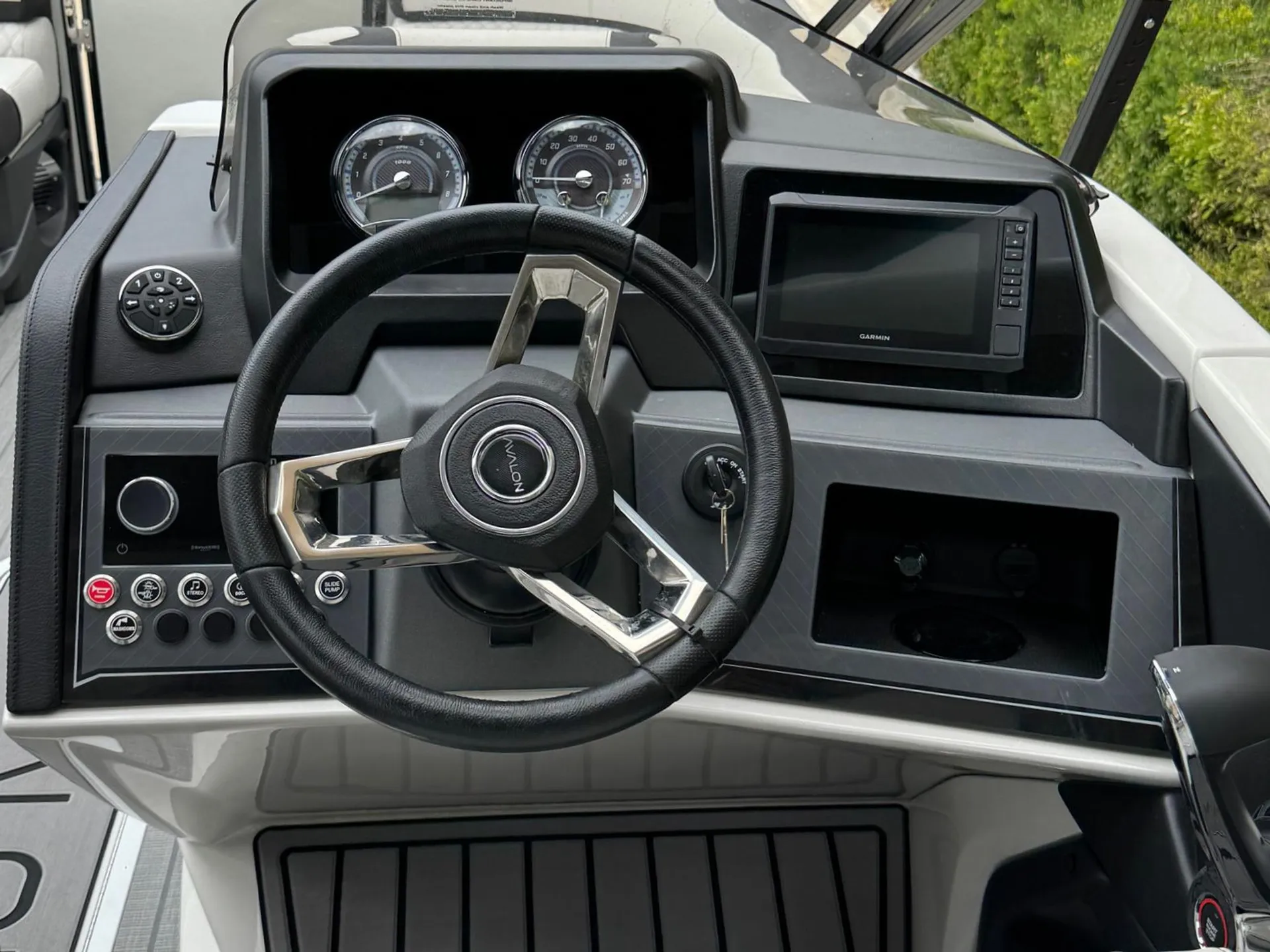 Tritoon Boat ~ 2026 Avalon Catalina Entertainer Top Deck w/ Slide