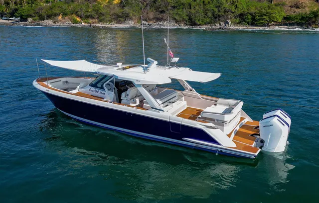 Rent a Tiara motor yacht in Jupiter, FL near me