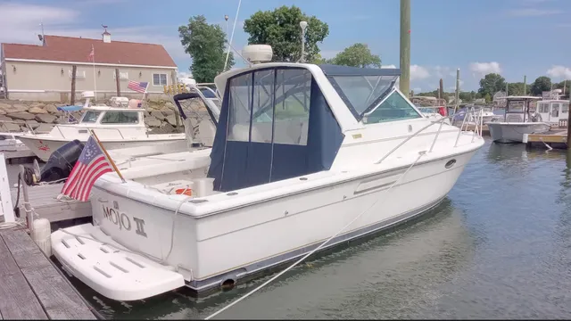 Rent a motor yacht in Kenosha, WI near me
