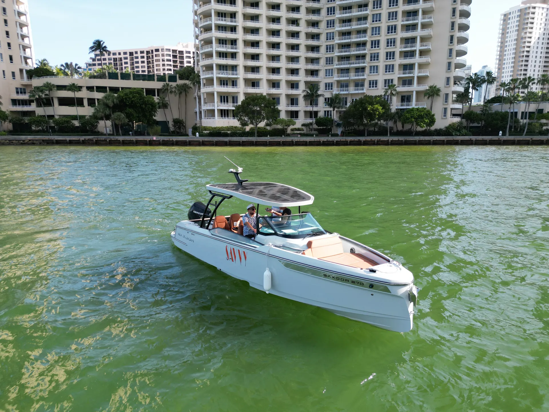 27’ Luxury Yacht – Miami Cruise, Sandbar & Sunset Charter