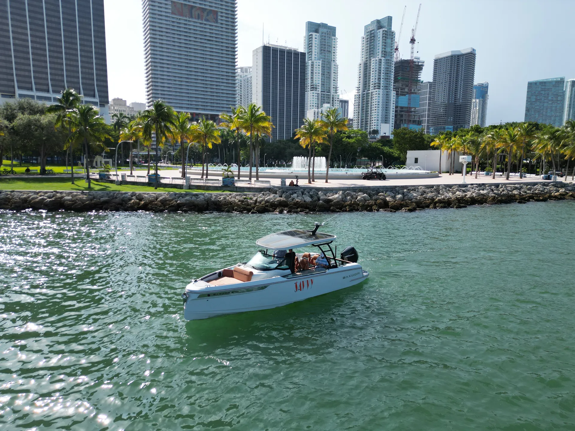 27’ Luxury Yacht – Miami Cruise, Sandbar & Sunset Charter