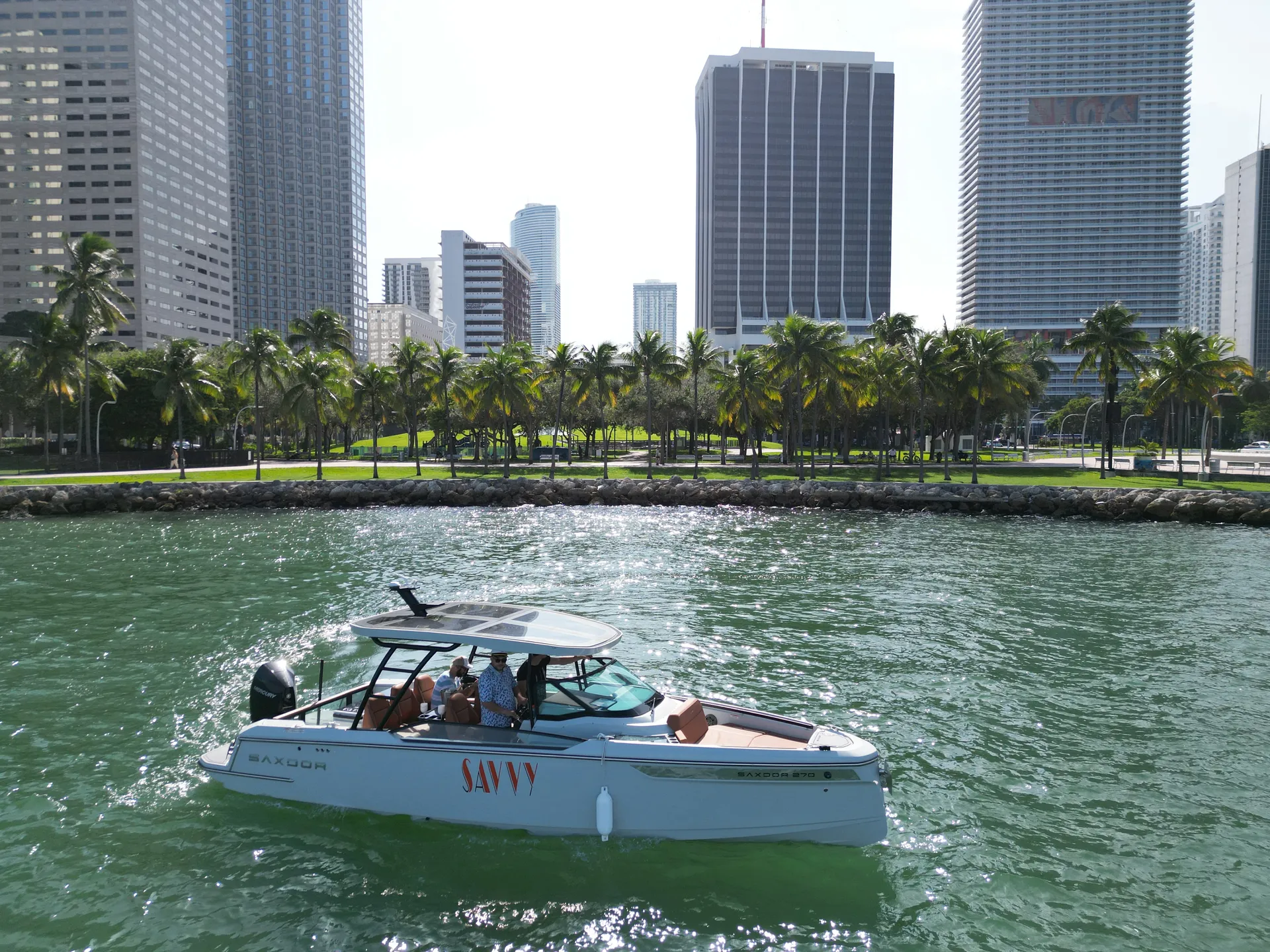 27’ Luxury Yacht – Miami Cruise, Sandbar & Sunset Charter