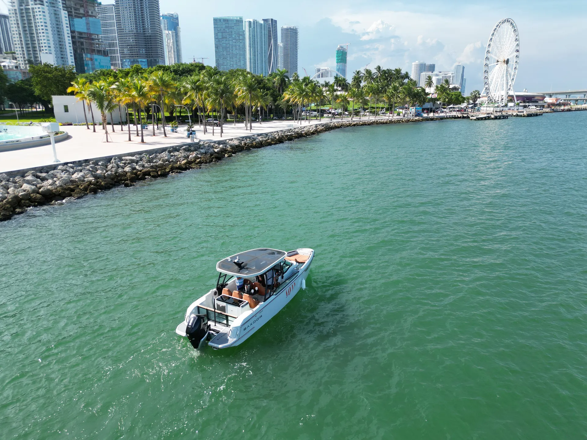 27’ Luxury Yacht – Miami Cruise, Sandbar & Sunset Charter