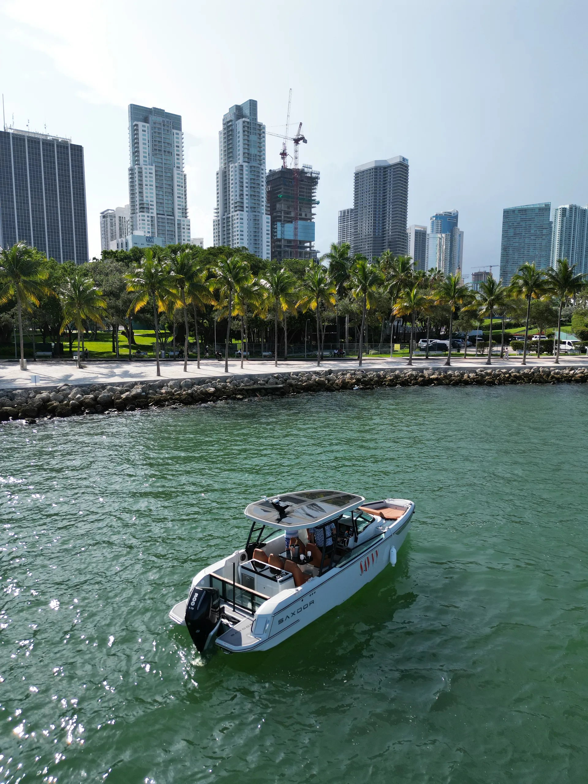 27’ Luxury Yacht – Miami Cruise, Sandbar & Sunset Charter