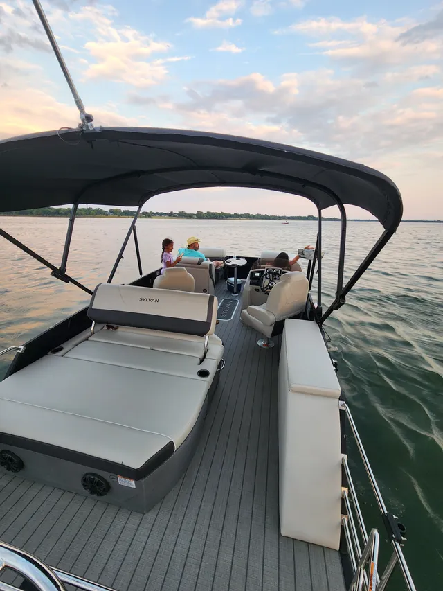 Rent a SYLVAN MARINE pontoon in Little Elm, TX near me
