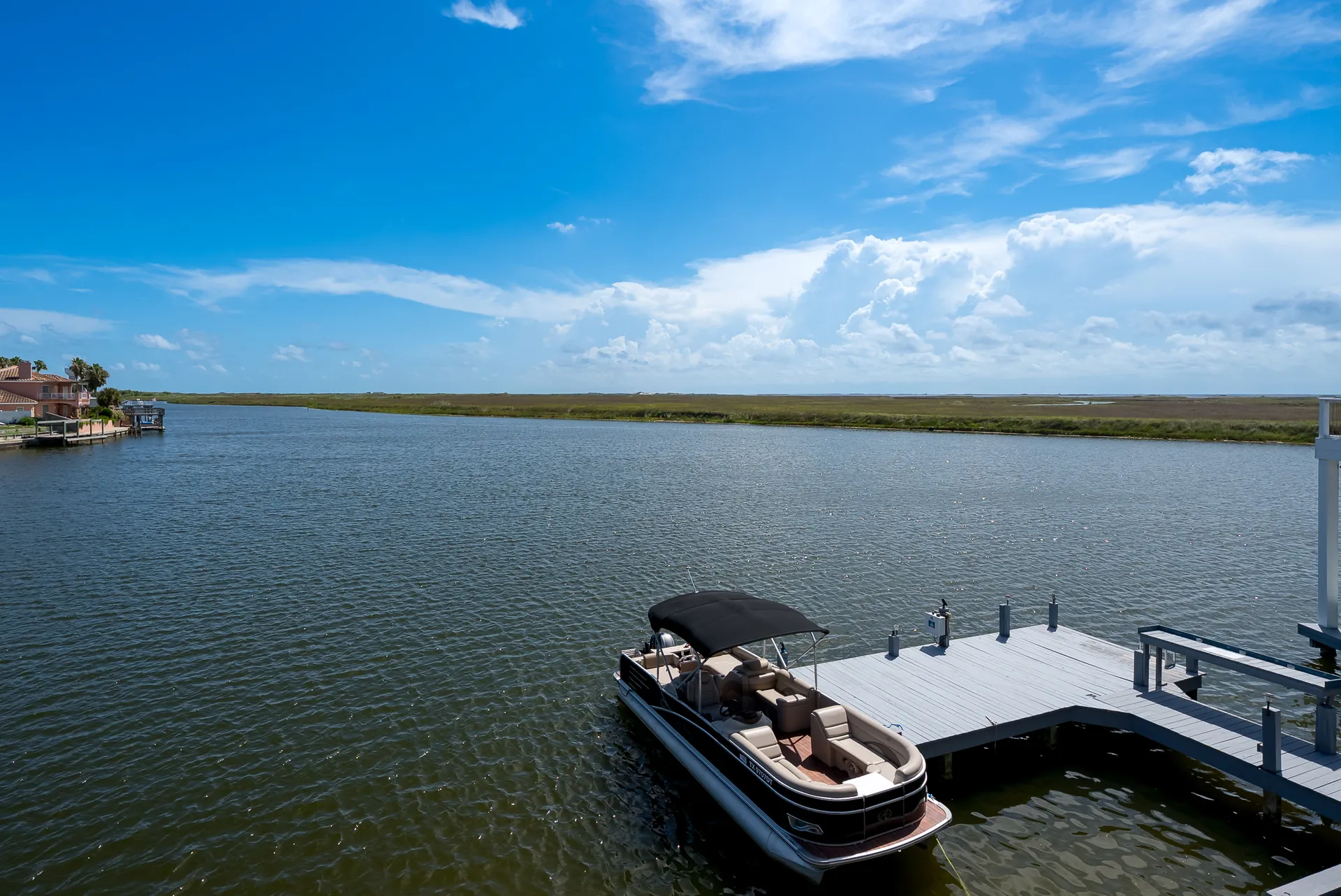 23FT Avalon Pontoon Boat - Located at private dock in Corpus!