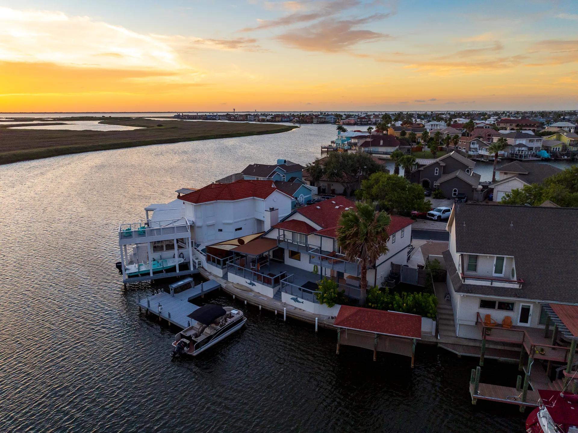 23FT Avalon Pontoon Boat - Located at private dock in Corpus!