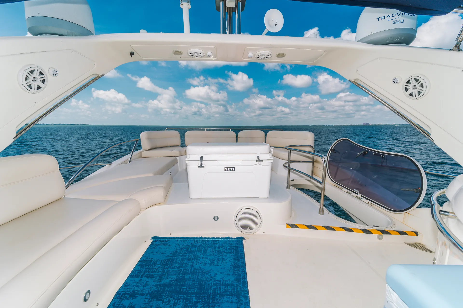 Luxury Azimut 62' Yacht