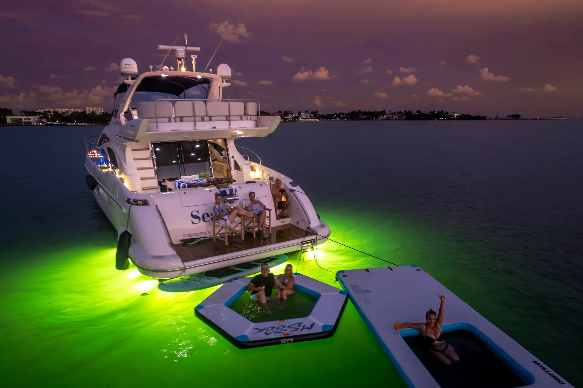 Luxury Azimut 62' Yacht