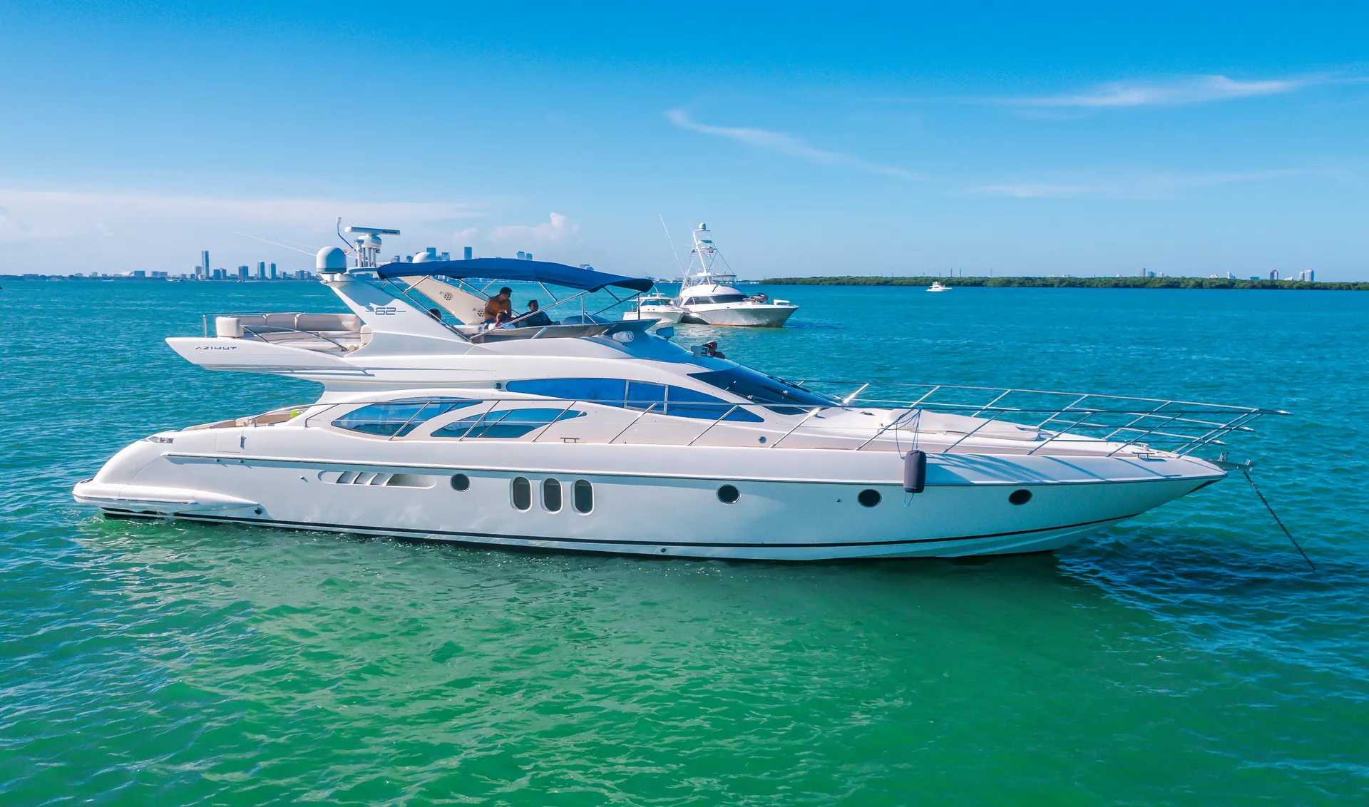 Luxury Azimut 62' Yacht