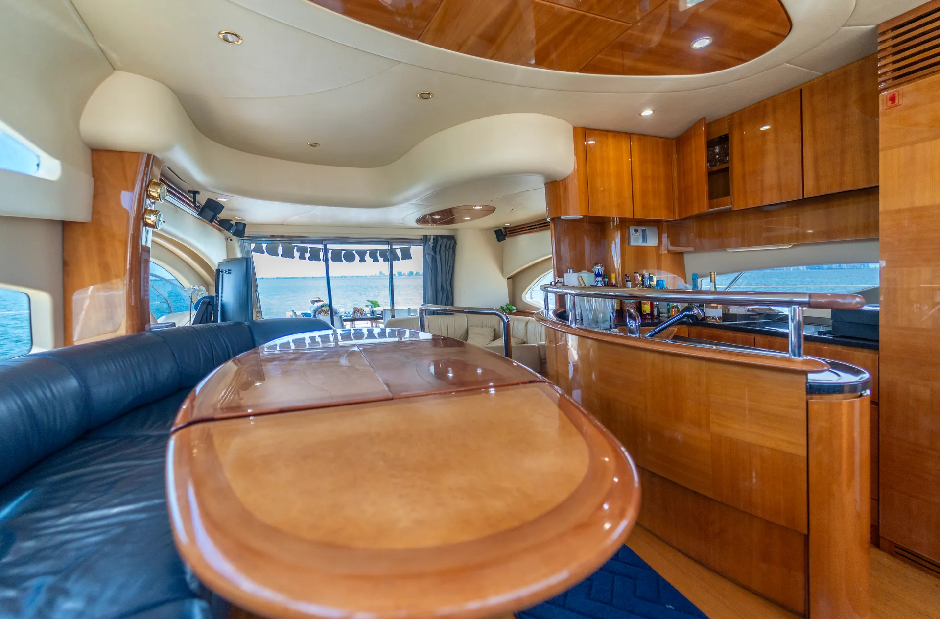 Luxury Azimut 62' Yacht