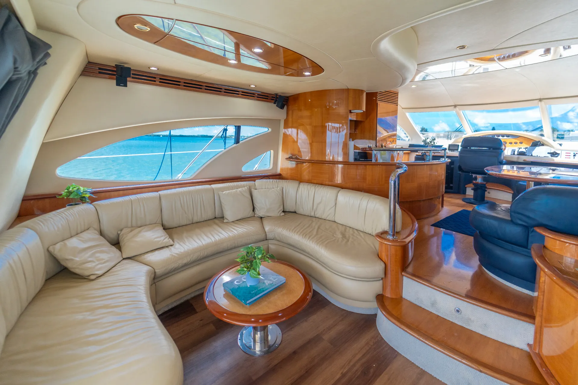 Luxury Azimut 62' Yacht