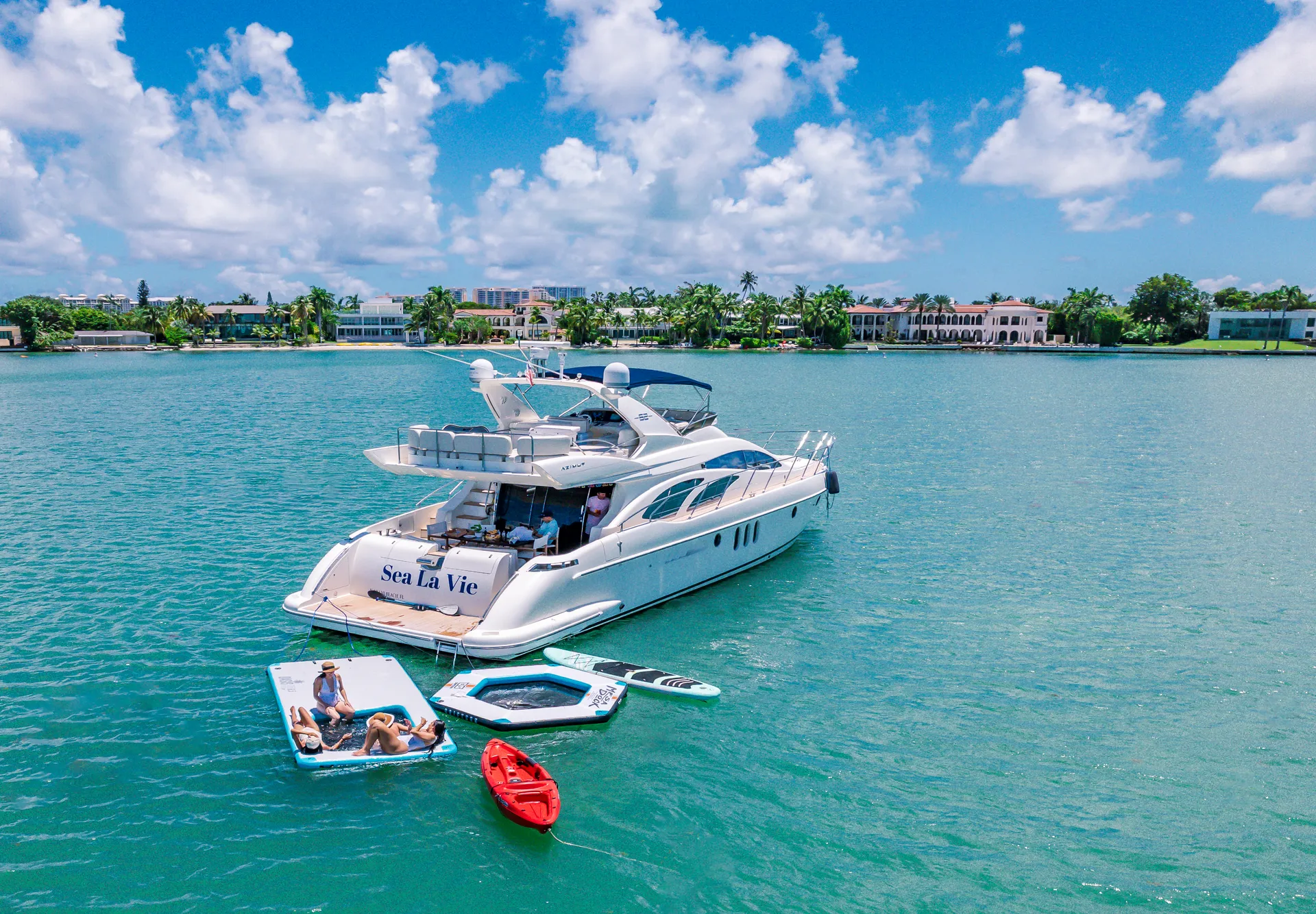 Luxury Azimut 62' Yacht