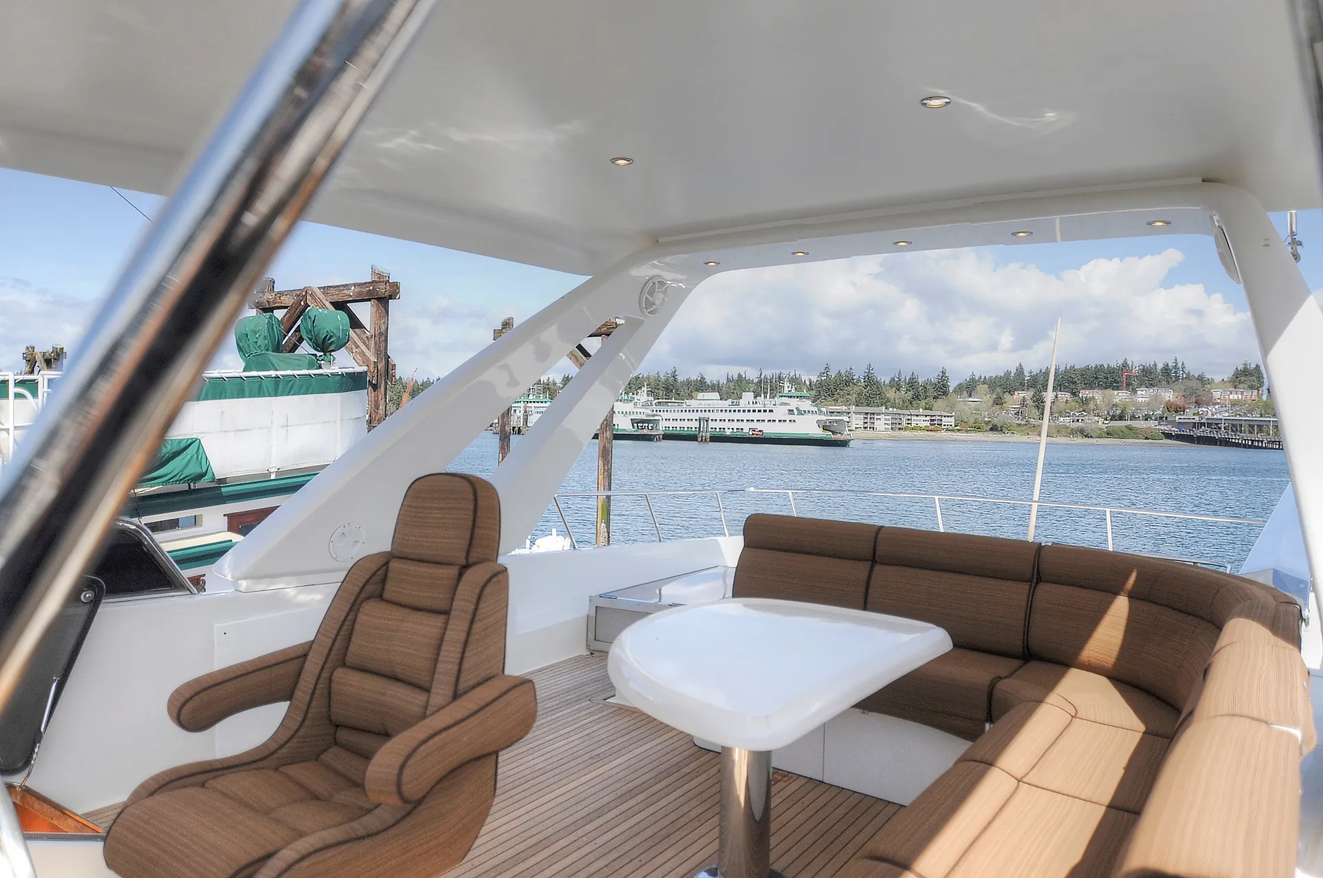 Luxury 67' yacht $100/hour off, Bainbridge, Seattle, Tacoma +