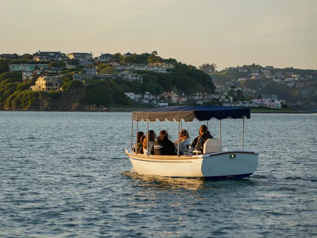 Rent a DUFFY ELECTRIC BOATS cruiser in Sausalito, CA near me