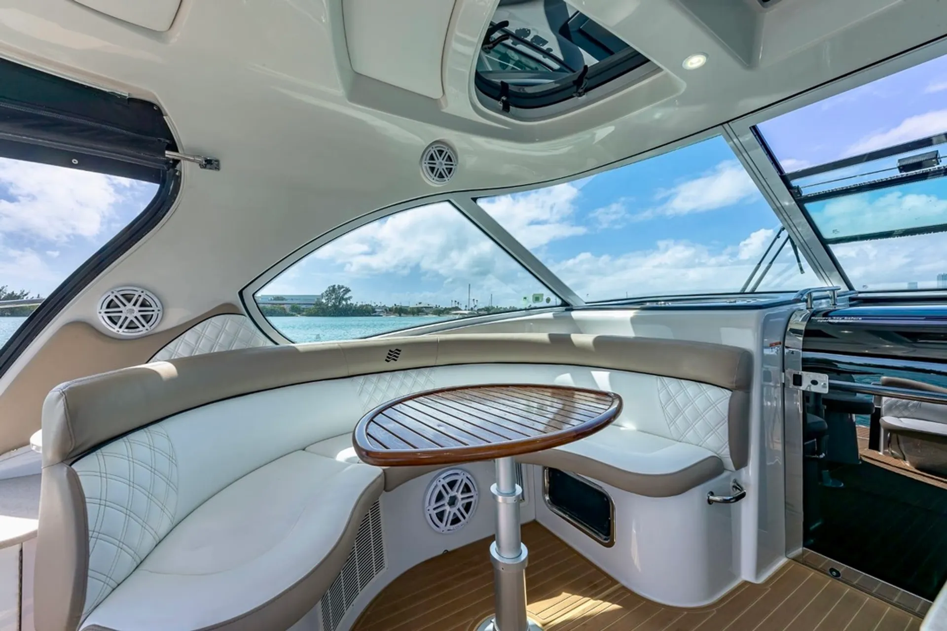 New Beautiful 53' Express cruiser, 13 passengers, bluetooth surround