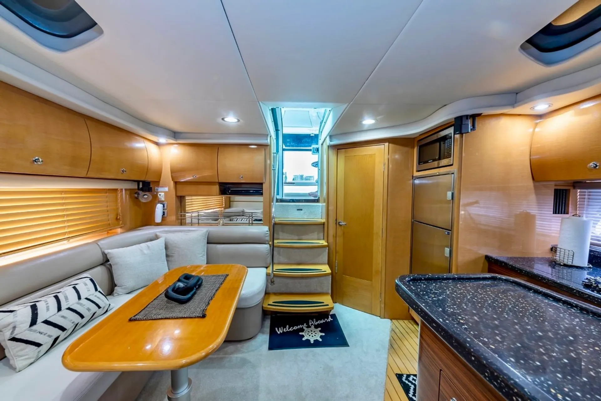 New Beautiful 53' Express cruiser, 13 passengers, bluetooth surround