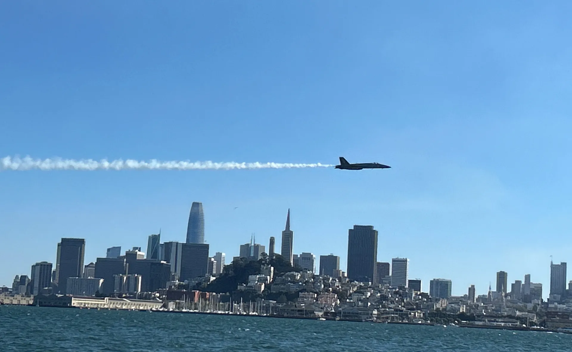 Luxury Power Cruiser For 12 -Bay Tours, Fleet Week, Sunset &amp; Fireworks