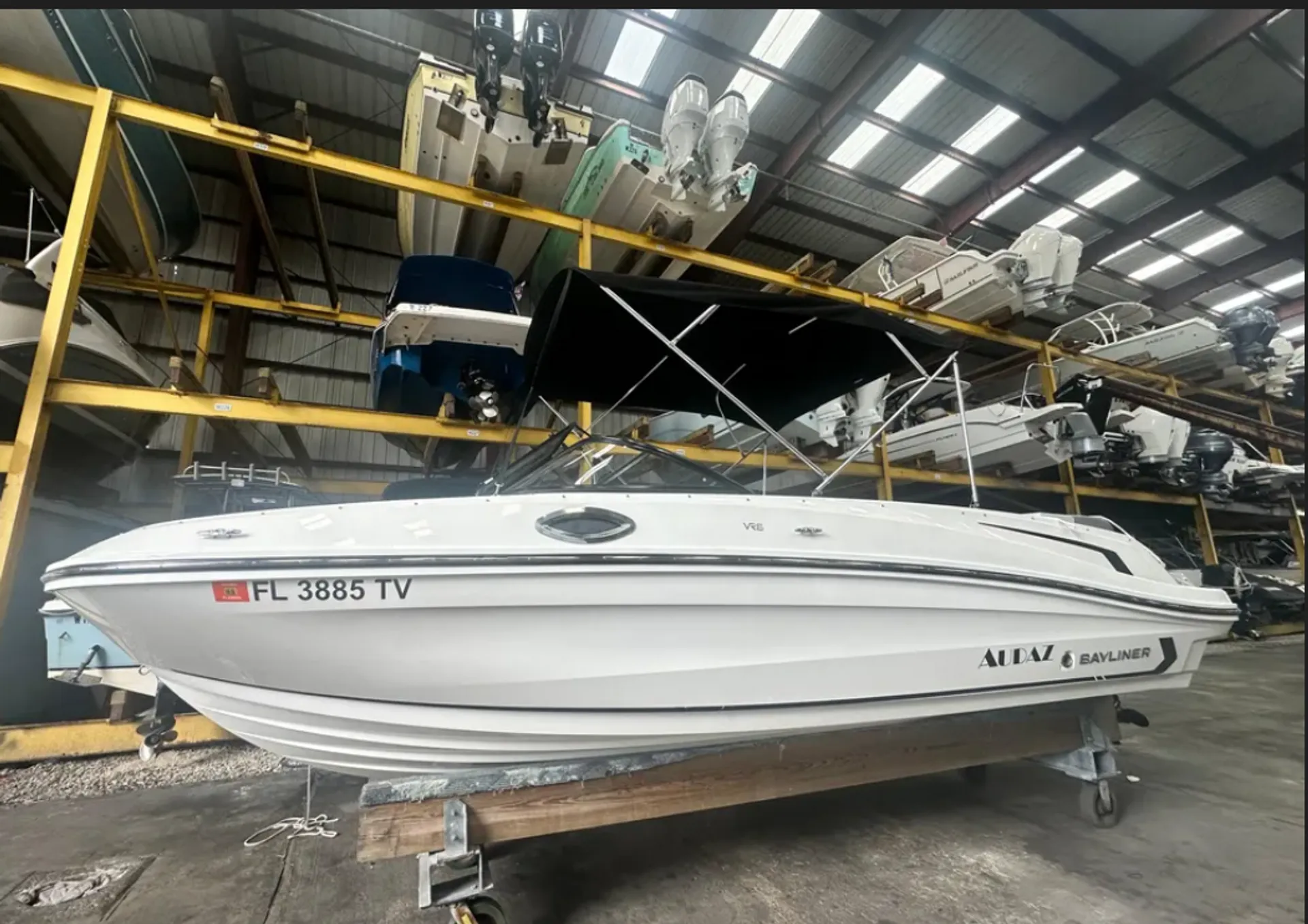 Luxury on the Water: New 2024 Bayliner, 2hr Gas and Captain Included