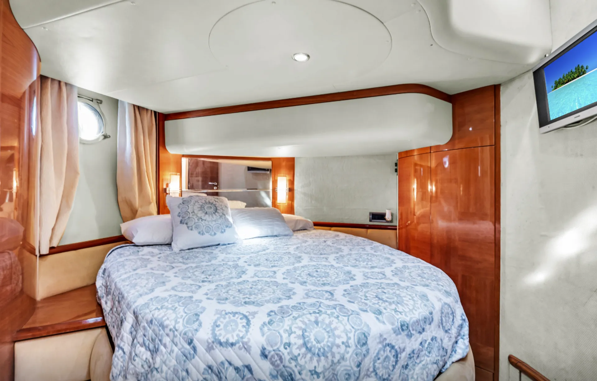 AZIMUT AZIMUT FLYBRIDGE in Miami, FL — photo 6