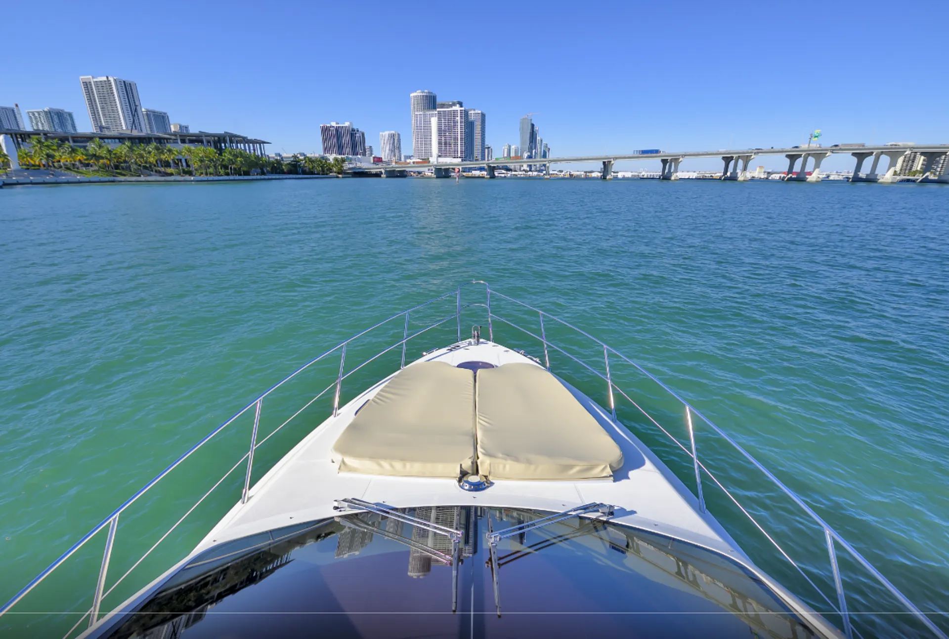 AZIMUT AZIMUT FLYBRIDGE in Miami, FL — photo 4