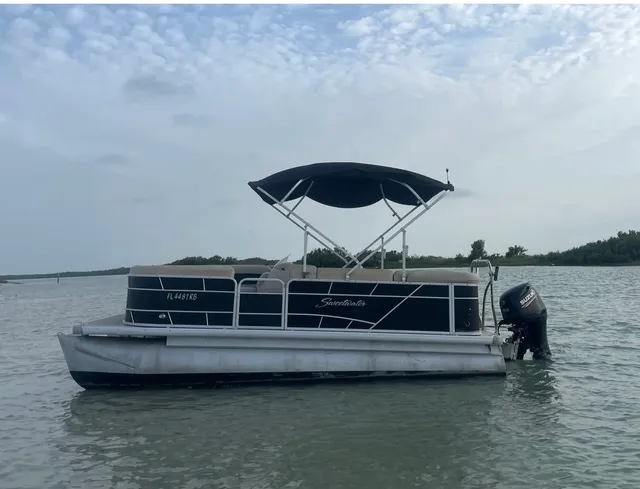 Rent a GODFREY MARINE pontoon in Clearwater, FL near me