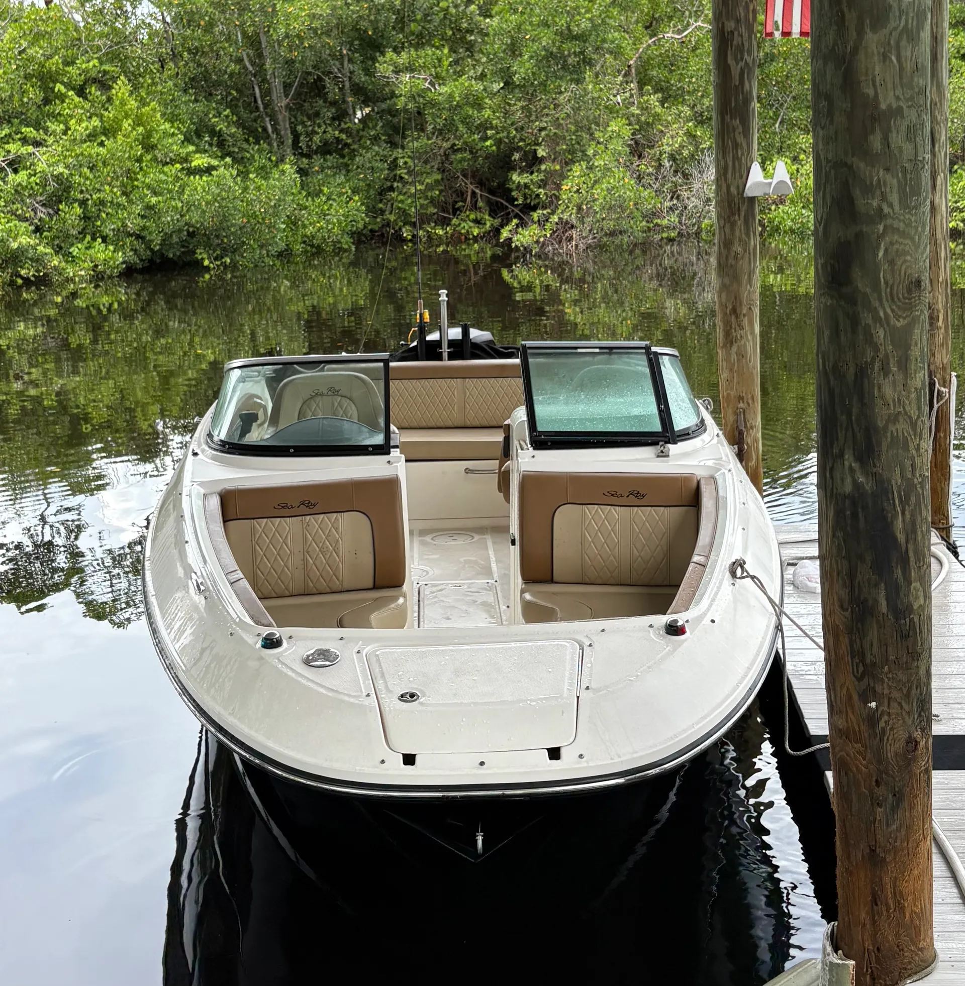 SEA RAY BOATS 220 SUNDECK  in Fort Myers, FL — photo 2
