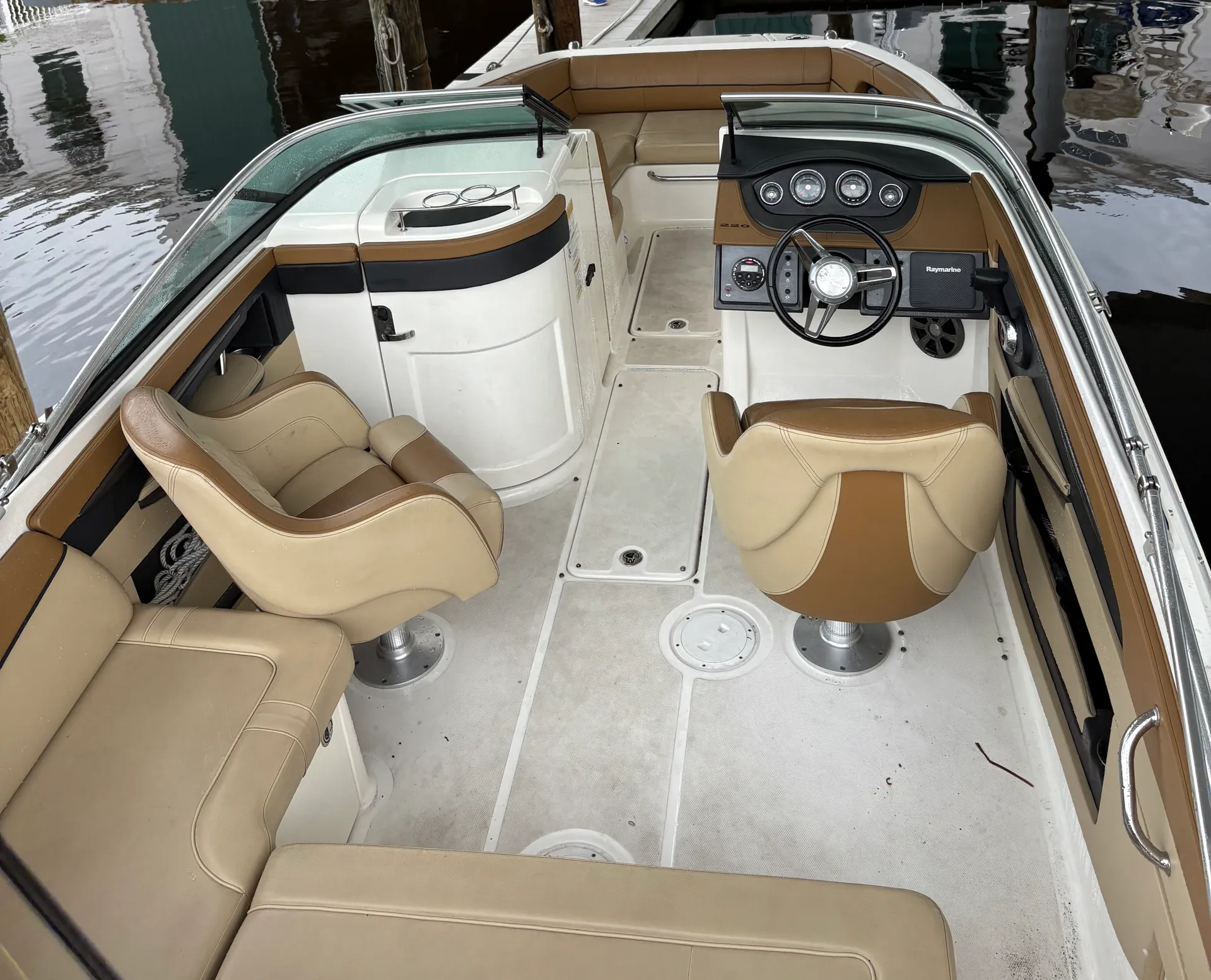 SEA RAY BOATS 220 SUNDECK  in Fort Myers, FL — photo 3