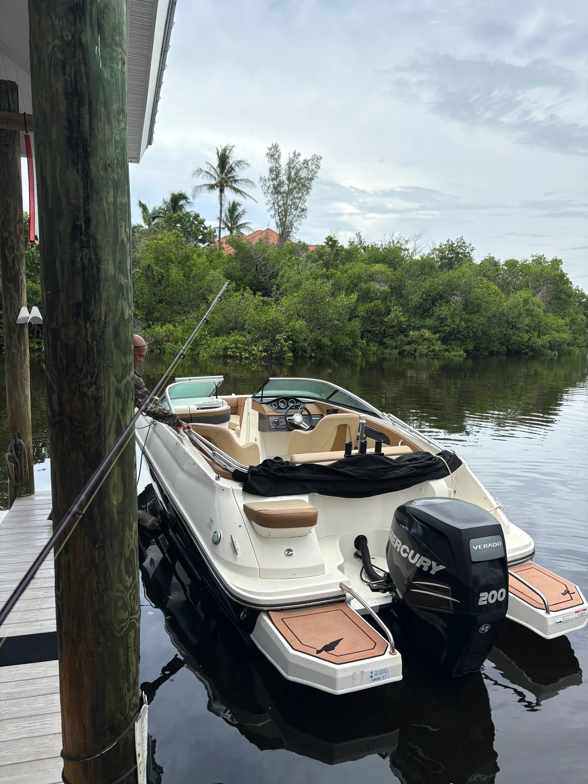 SEA RAY BOATS 220 SUNDECK  in Fort Myers, FL — photo 5