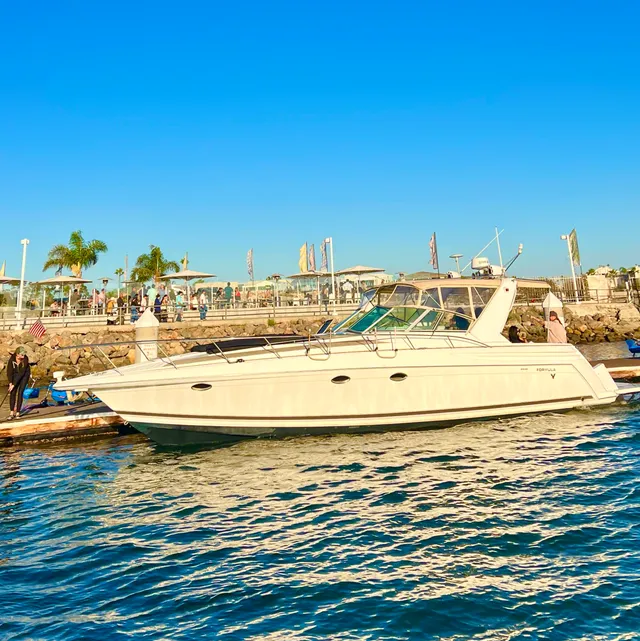Rent a FORMULA BY THUNDERBIRD motor yacht in Long Beach, CA near me