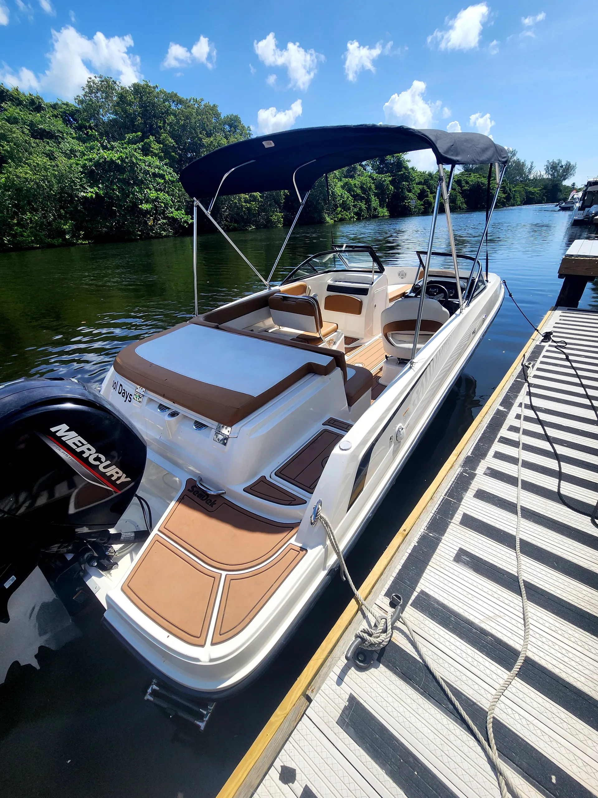 BAYLINER VR5 BOWRIDER in Fort Lauderdale, FL — photo 7